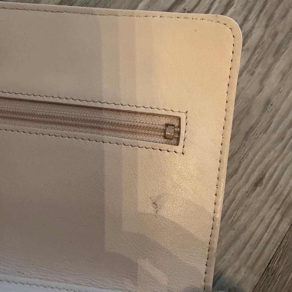 CHANEL Patent Leather WOC Crossbody Flap Bag Beige / Pink - Picture 13 of 16